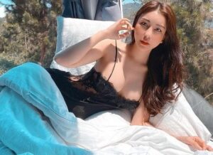 Vicky Lam Cúc - Hoa hậu Doanh nhân với ảnh nóng bỏng khó rời mắt